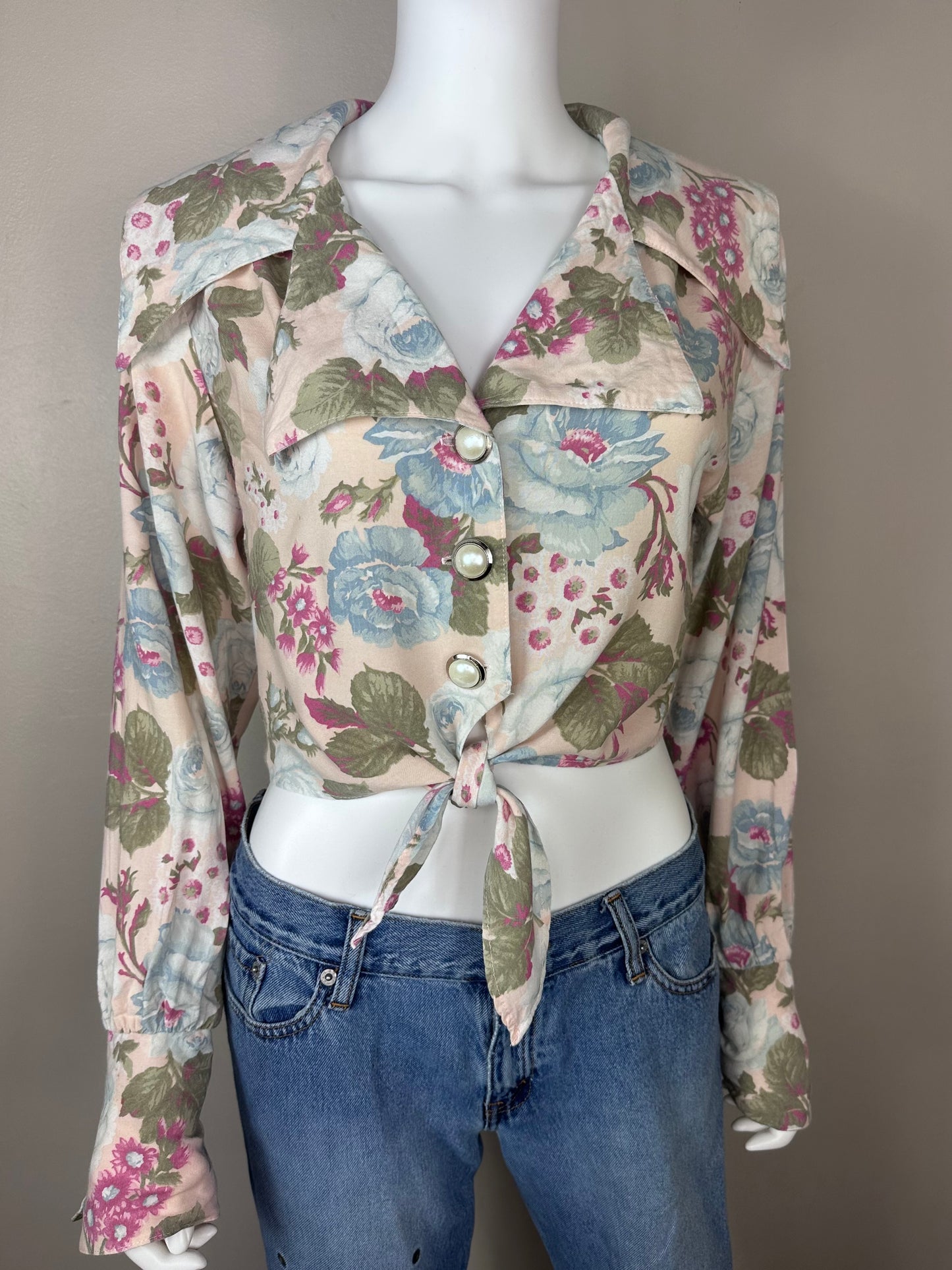 1990s Cropped Pastel Floral Blouse with Tie Front, Contempo Casuals Size Large