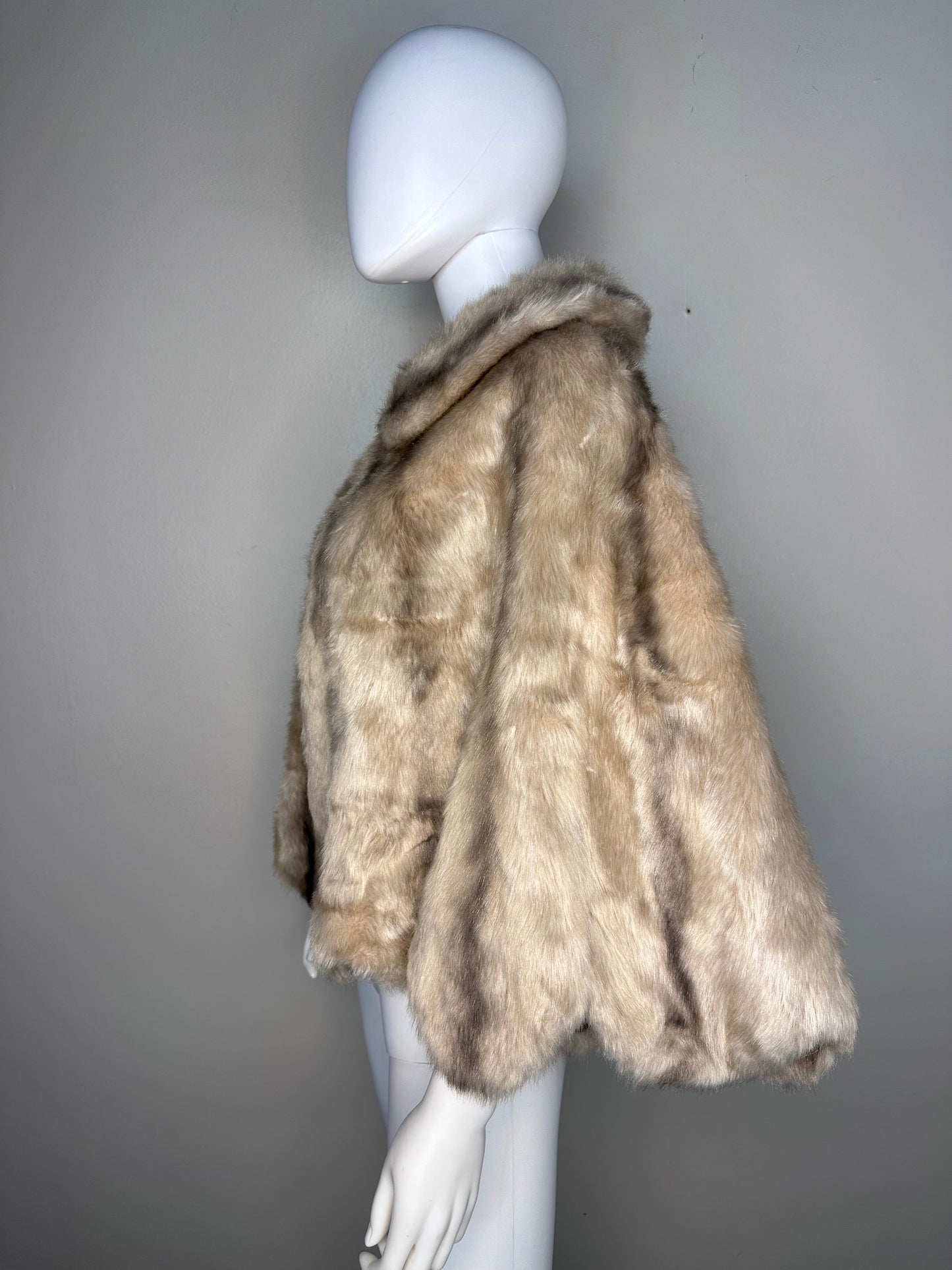 1960s Faux Fur Cape, Regina Glenara by Glenoit, Scalloped Hem