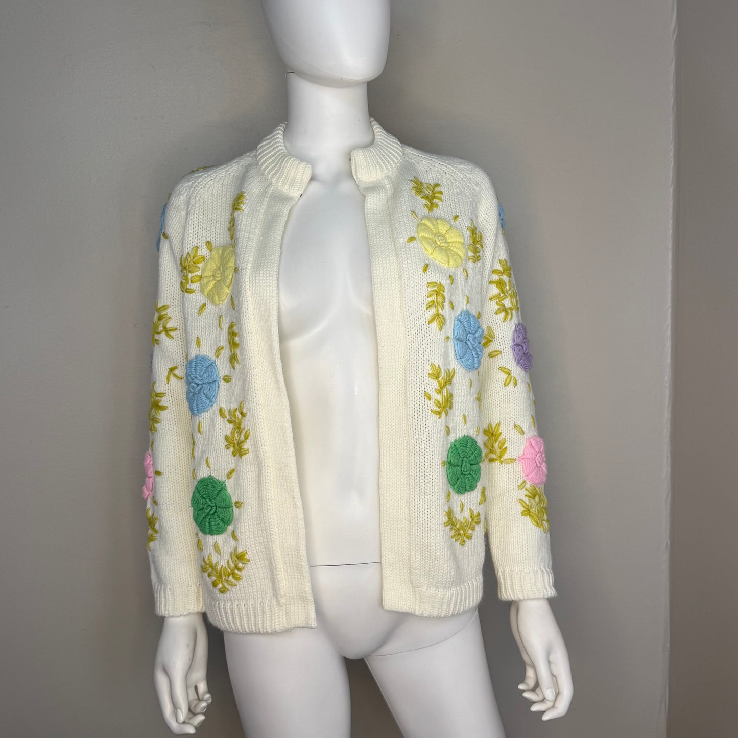 1960s/70s Floral Embroidered Cardigan Sweater, Glamour Knit Size Medium