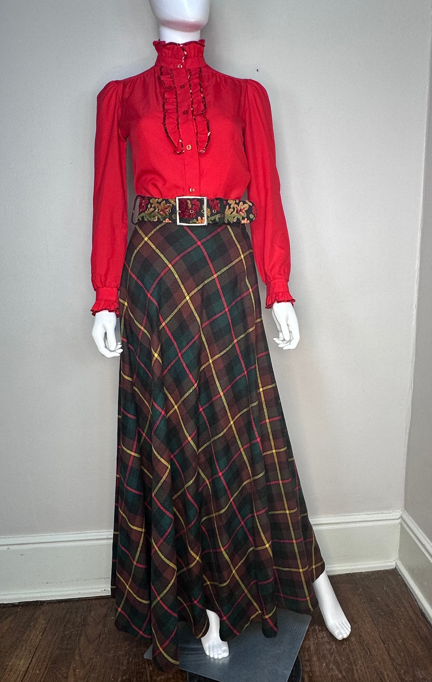 1970s Plaid Maxi skirt, Full sweep, Size Medium