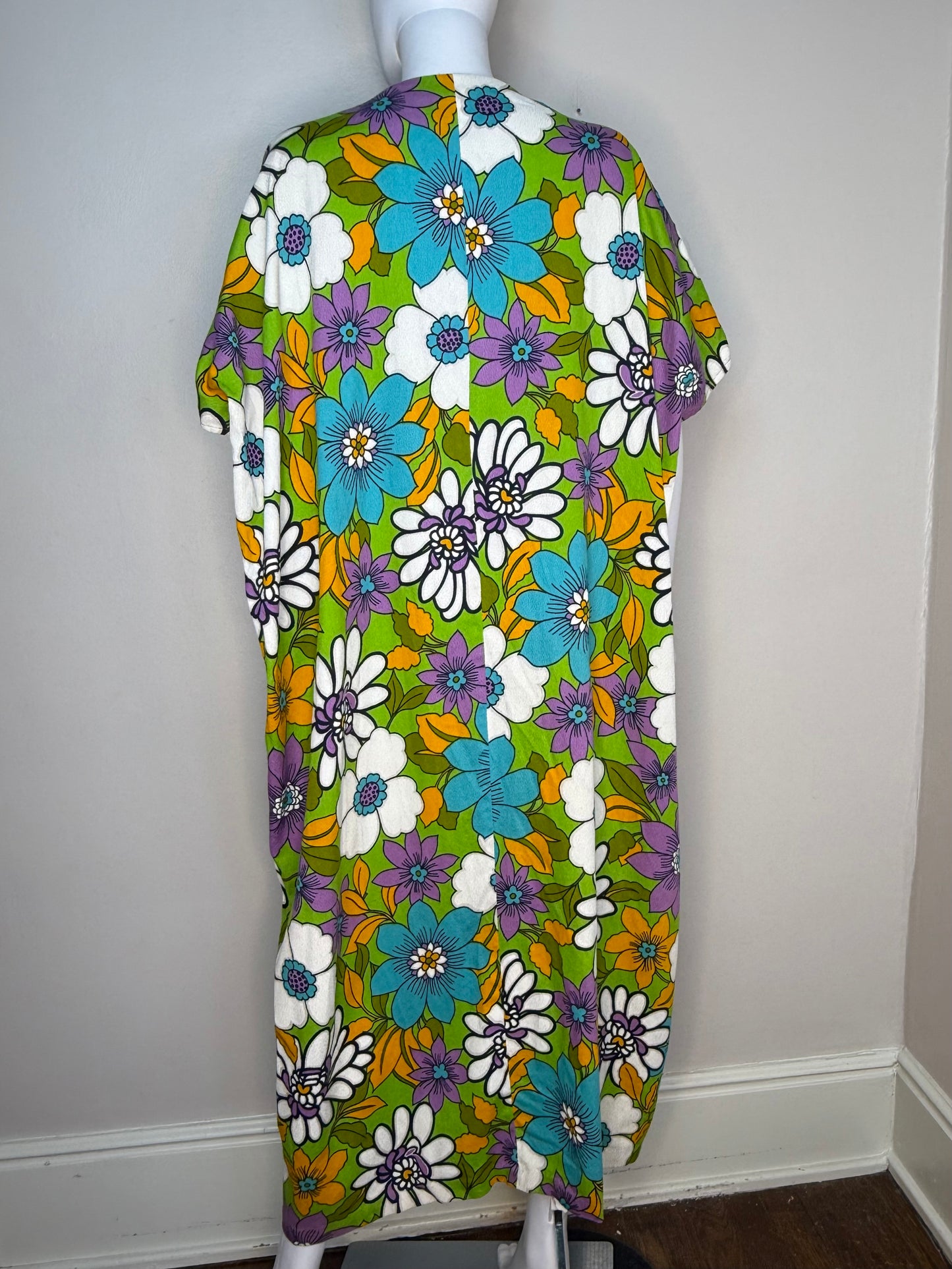 1960s Psychedelic Floral Caftan, Open Sizing