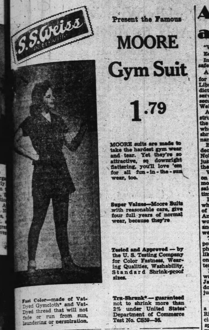 1940s Green School Gym Uniform, Pullover Top and Side Button Shorts, E R Moore Company Athletic Apparel Size X-Small, Gymcloth Gym Suit Set