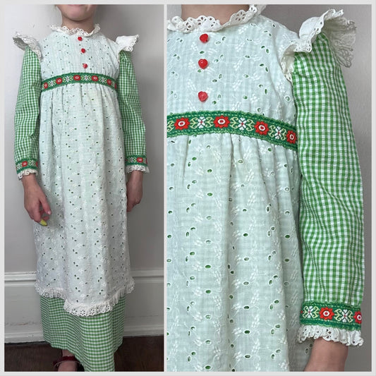 1970s Green Seersucker Gingham and White Eyelet Pinafore Prairie Dress, Dorissa of Miami Size 4T
