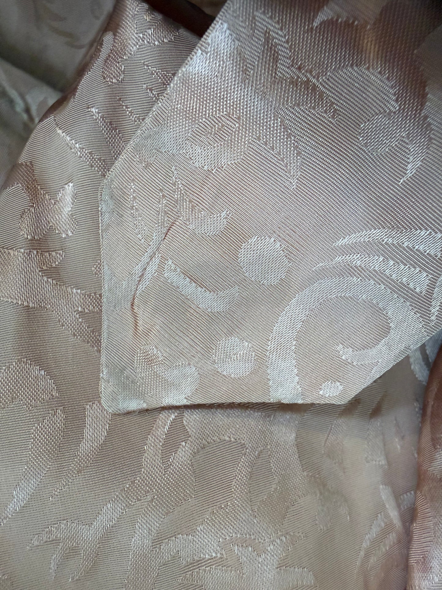 1940s/50s Men’s Peach Satin Jacquard Lounging Robe, Size Small, Dragons, Smoking Jacket