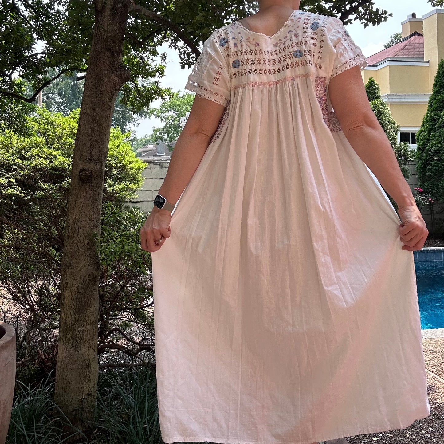 Vintage Mexican Oaxacan Pastel Embroidery Dress, Size Medium, Travel Souvenir