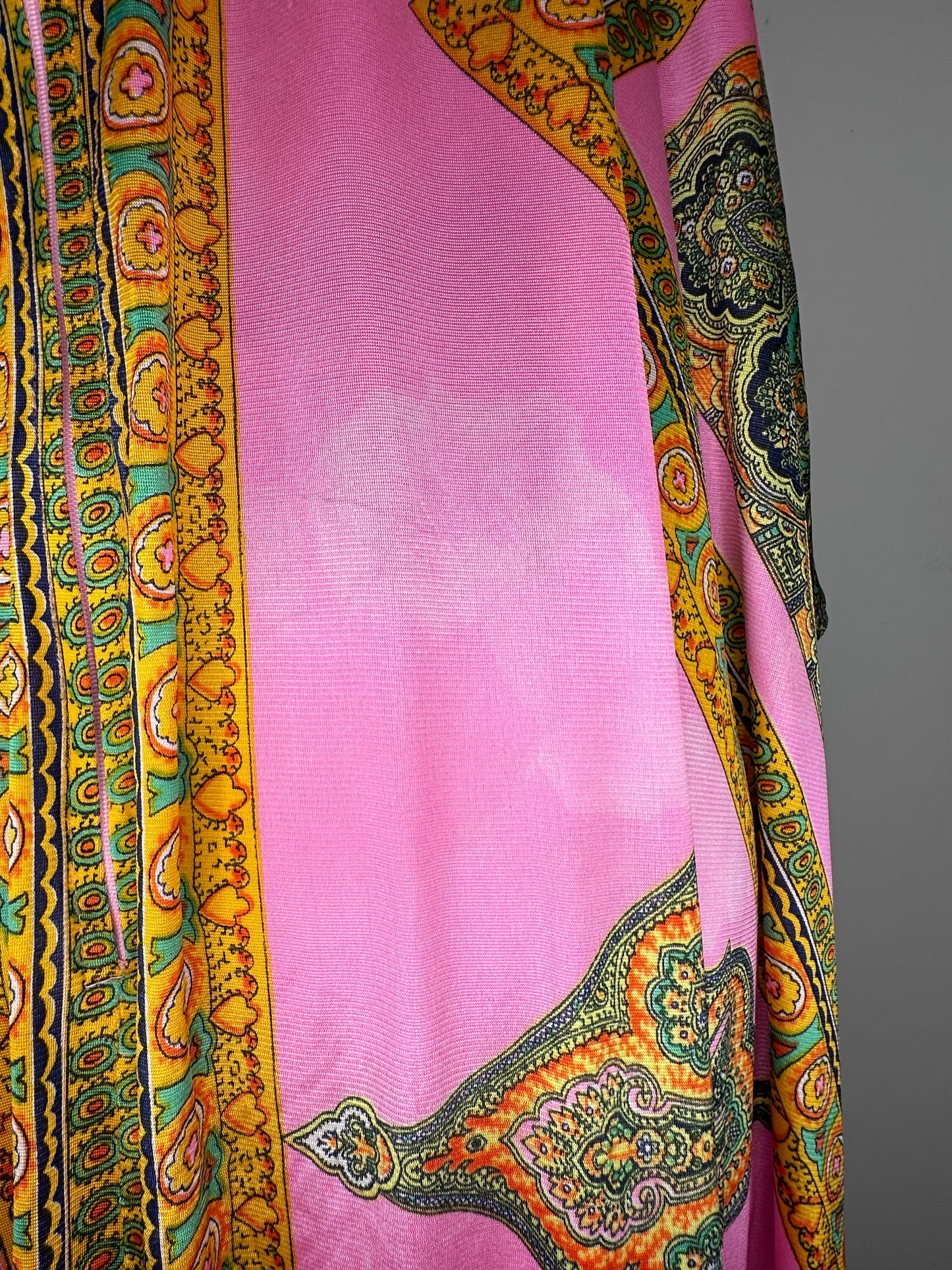 1970s Pink Psychedelic Caftan, Georgie Keyloun Size Medium-Large