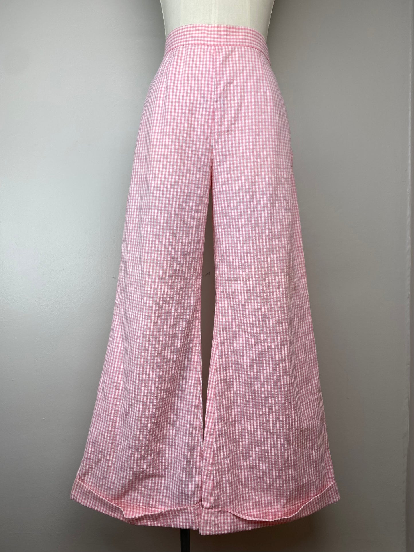 1970s Pink Gingham Seersucker Side Zip Bell Bottom Pants, 29"x 28.5"