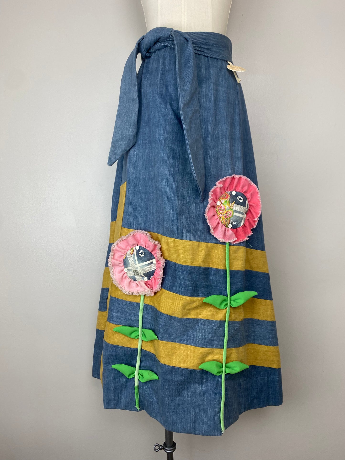 1970s Chessa Davis Denim Maxi Skirt, Size M/L, Floral Appliqué, Peddler’s Cloak, Peasant