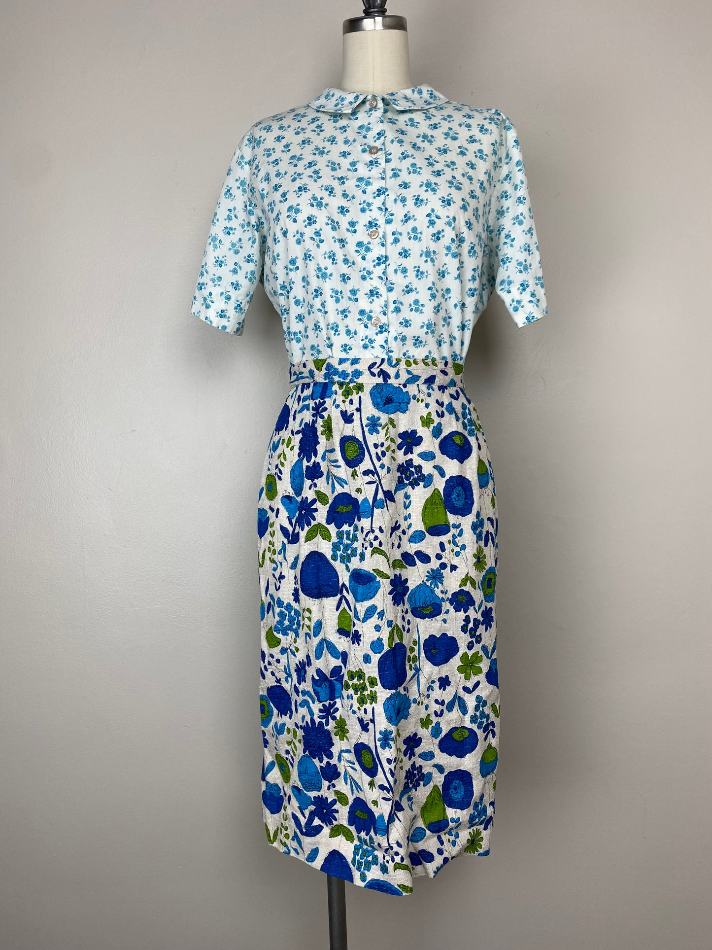 1960s Blue Floral Pencil Skirt, Size Small, 25.5" Waist