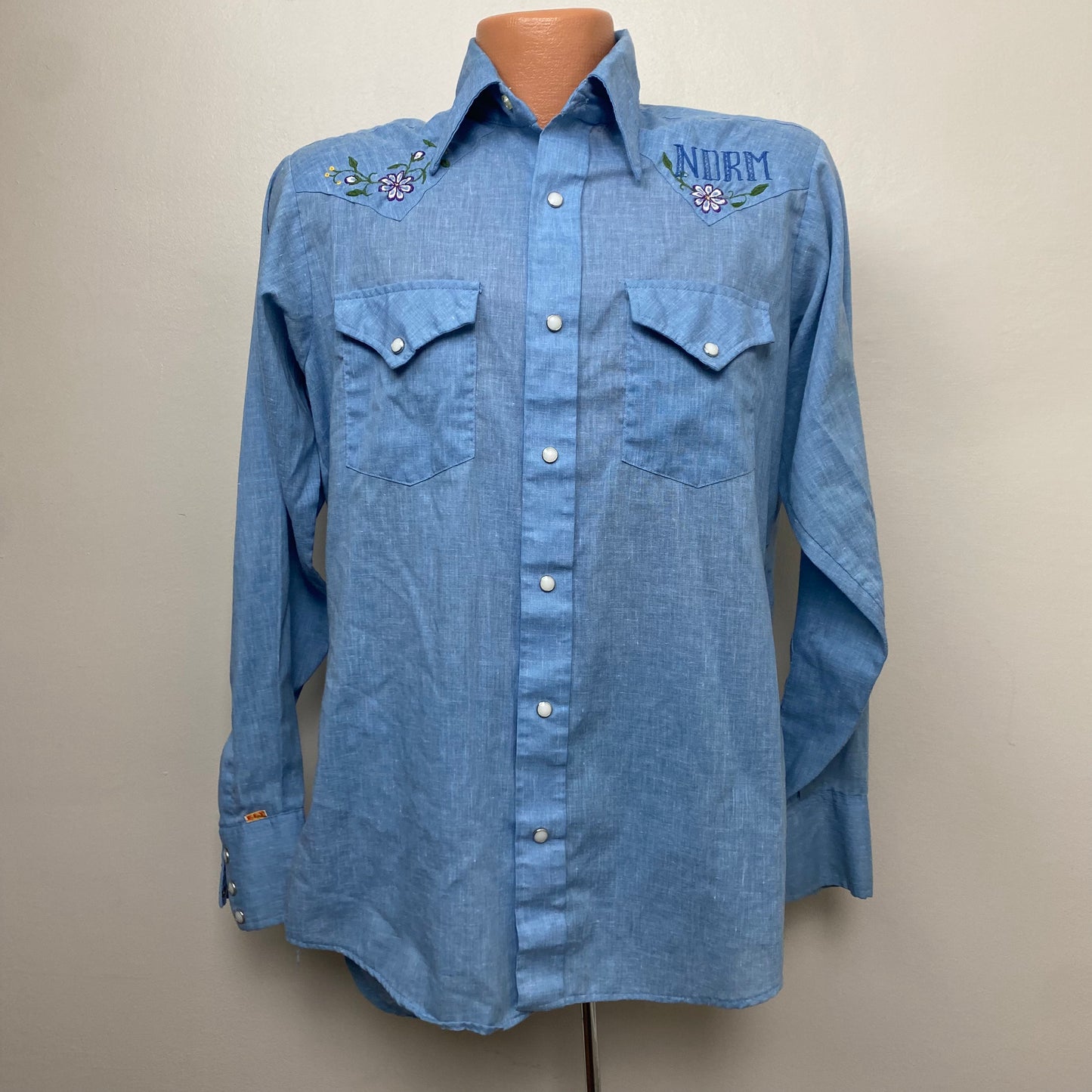 1970s Embroidered Chambray Western Shirt, Memphis State, Ely Size Medium