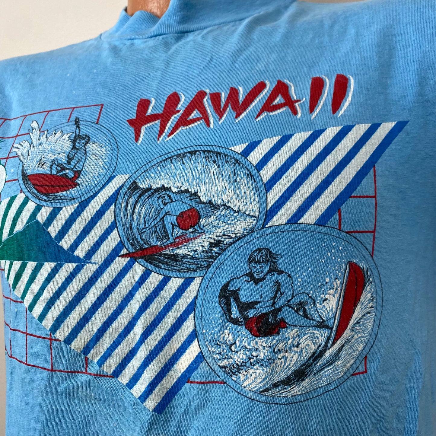 1980s Hawaii Surfer T-shirt, Size Medium, Pacific Reflections, Distressed