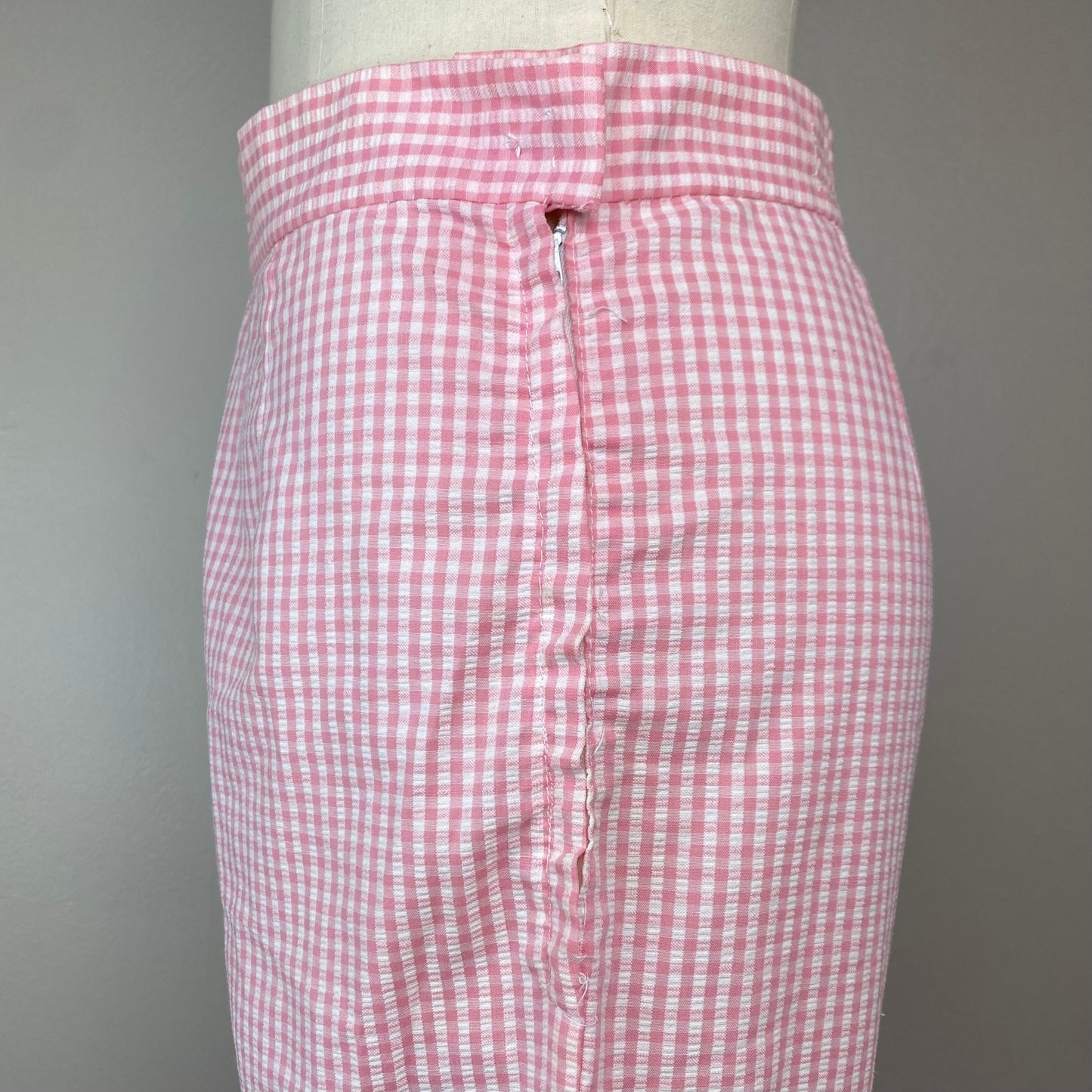 1970s Pink Gingham Seersucker Side Zip Bell Bottom Pants, 29"x 28.5"