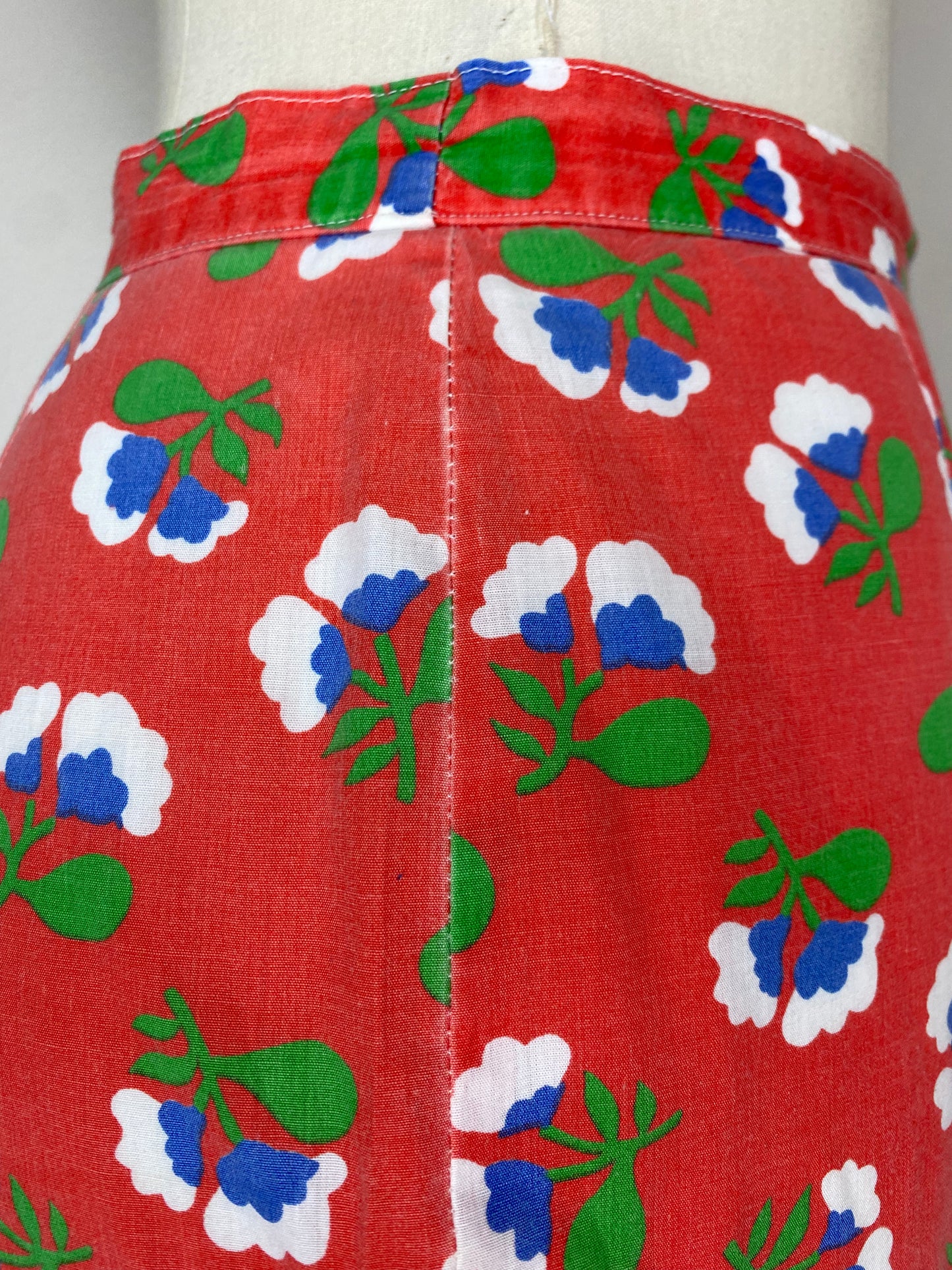 1970s/80s Red Floral Pants, Size Small, 26" Waist, High Rise, Tapered Leg