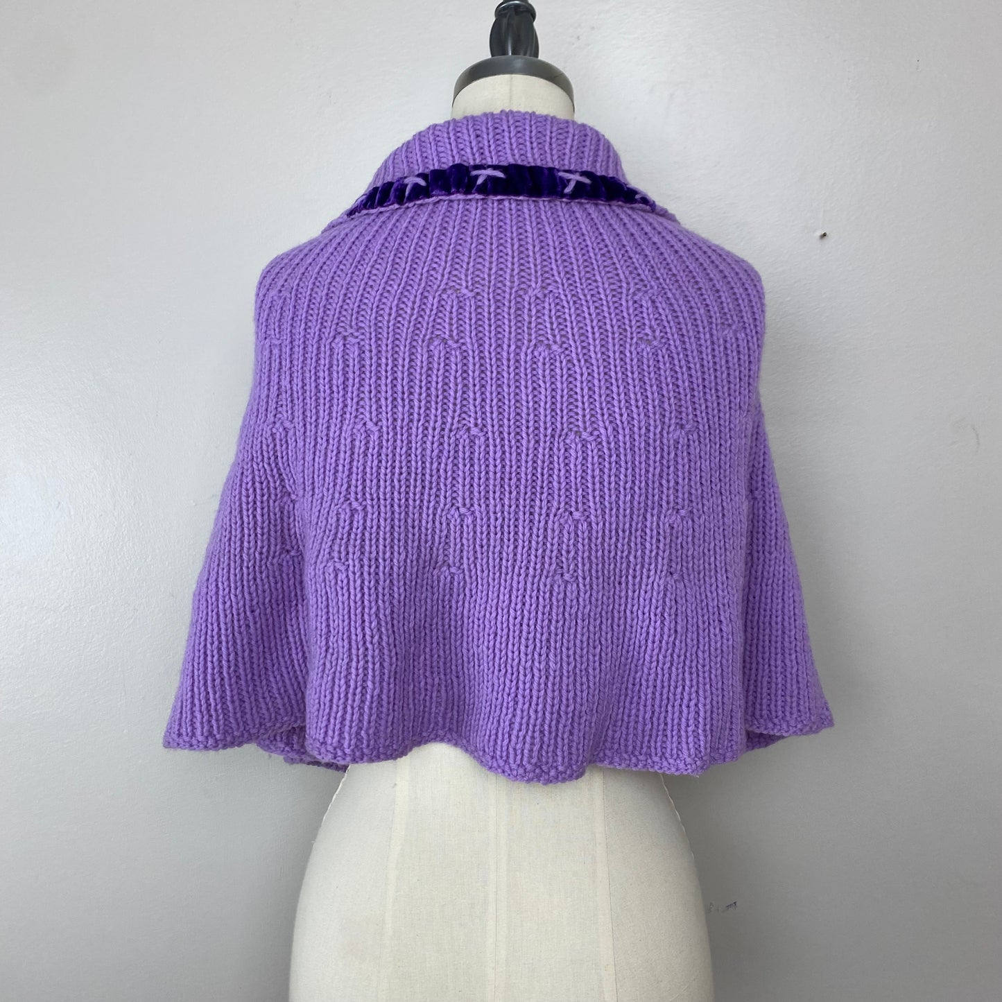 1930s/40s Knitted Purple Cape, Collared with Tie