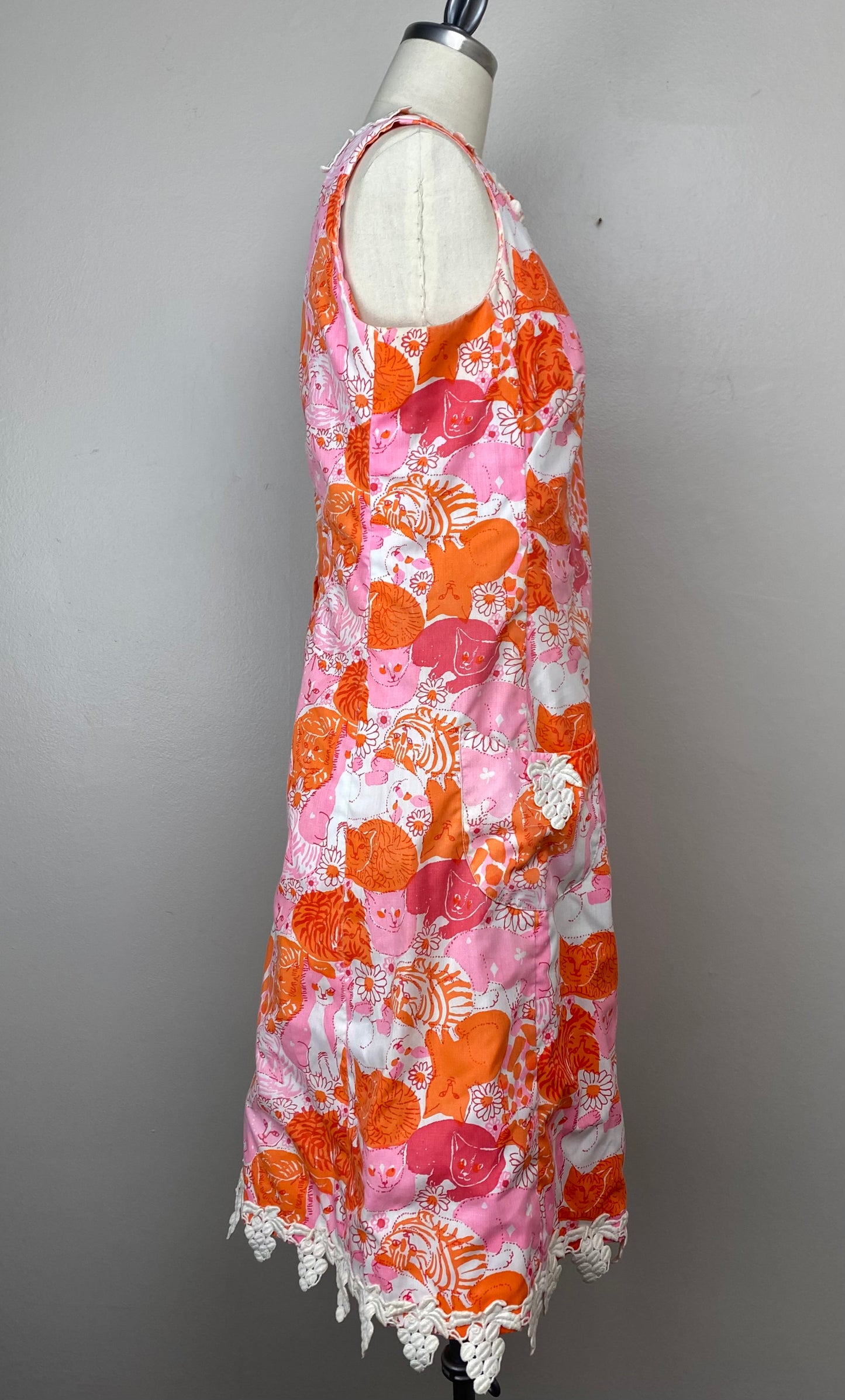 1960s The Lilly Shift Dress, Psychedelic Cat Print, Lilly Pulitzer, Size S/M