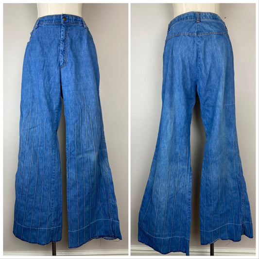 1970s Bell Bottom Jeans, Pin Tucks, 32"x33.75"