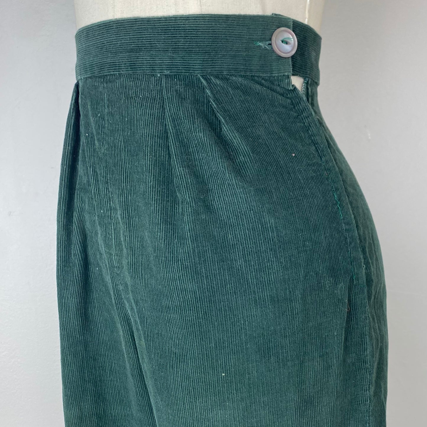 1950s Green Corduroy Pants, Size XS, Side Zip, Pleated, Cropped Tapered Leg