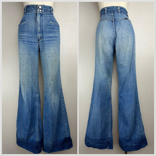 1970s Wrangler Bell Bottom Blue Jeans, 26.5"x33.25", Ombre