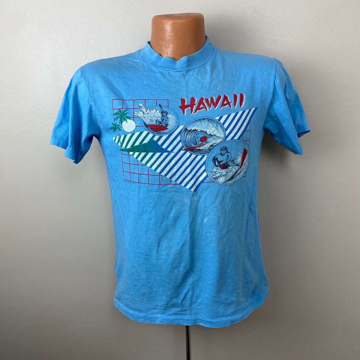 1980s Hawaii Surfer T-shirt, Size Medium, Pacific Reflections, Distressed