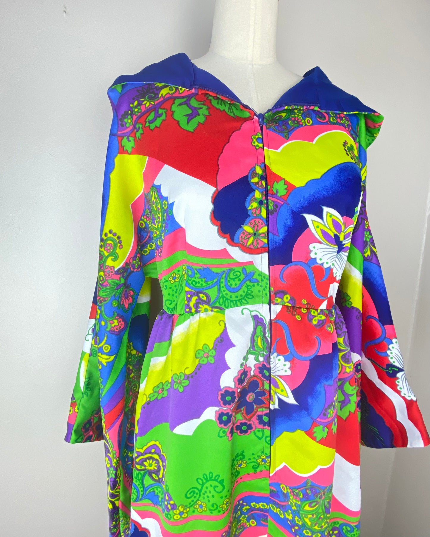 1970s Psychedelic Rainbow Floral Hooded Dress, Concept 70s by Swirl Size S/M, Bell Sleeves