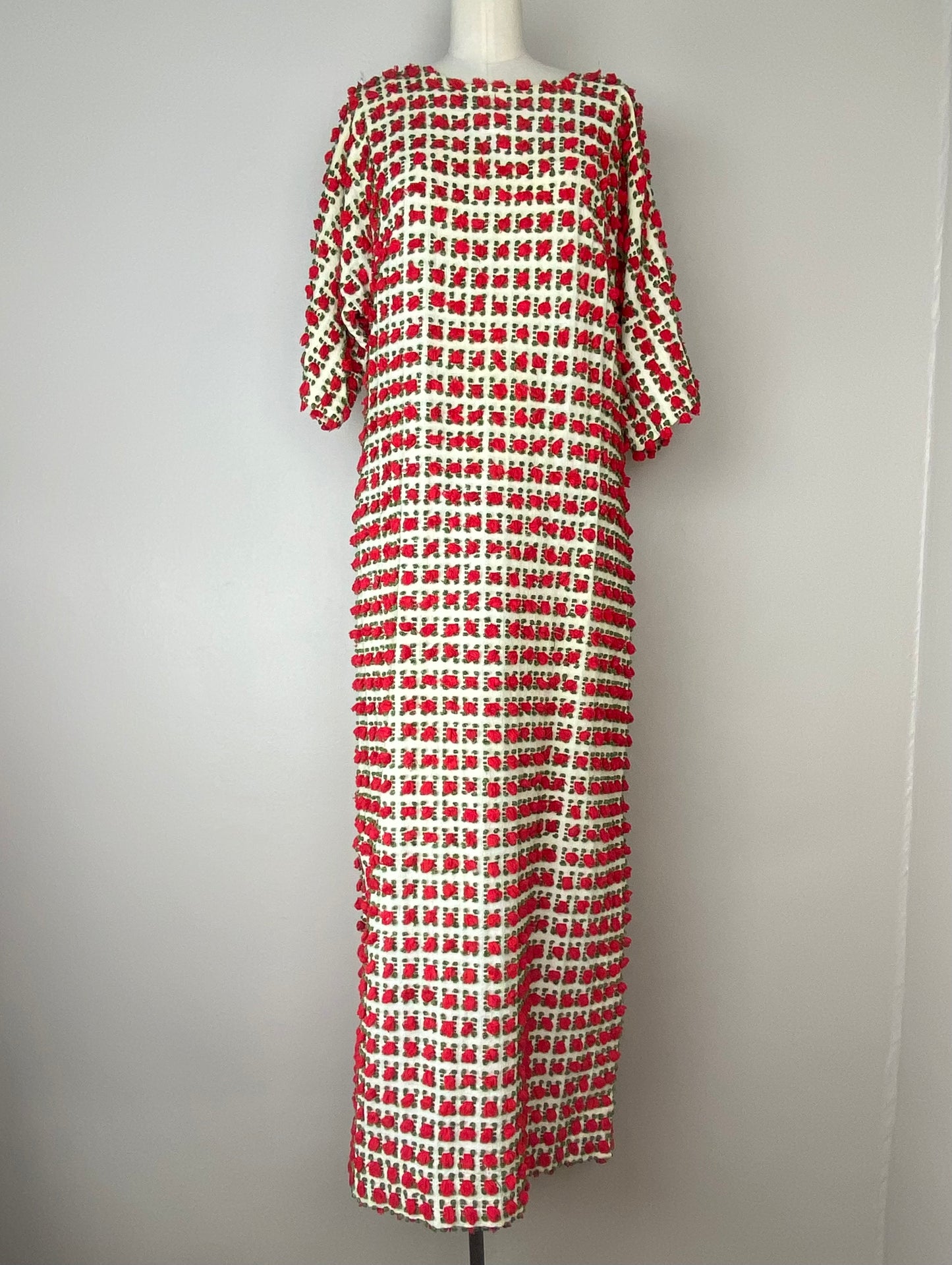 1960s/70s Christmas Kaftan Dress, Chezelle Size XS/S, 3D Yarn Red Roses, Christmas