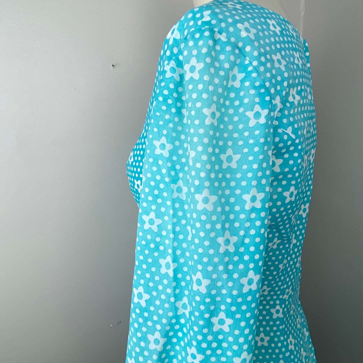 1960s Blue Floral and Polka Dot Micro Mini Dress with Bell Sleeves, Pacemaker Jr Size Small