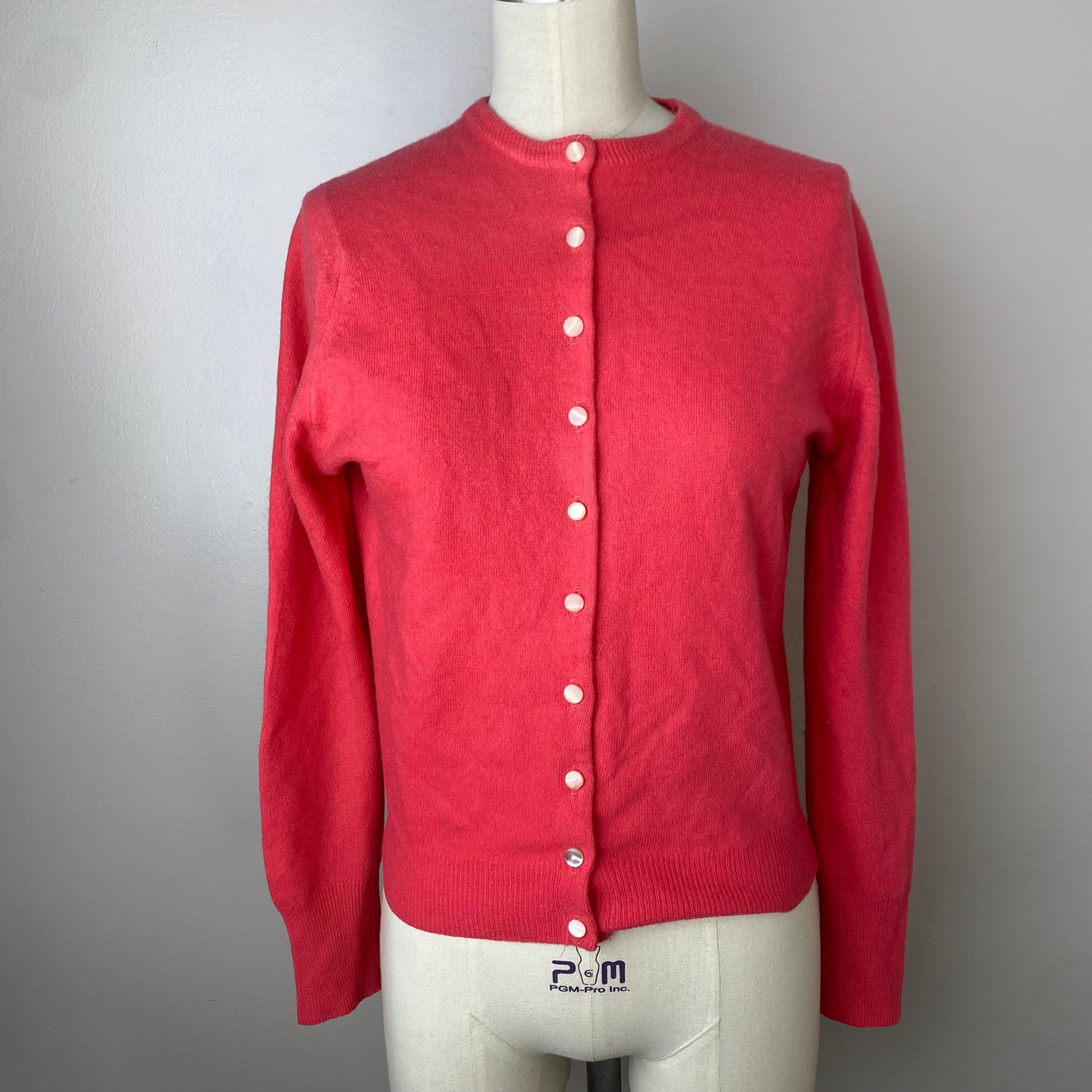 1950s/60s Deep Coral Pink Cashmere Cardigan, Fully Fashioned by de Loux, Size XS/S