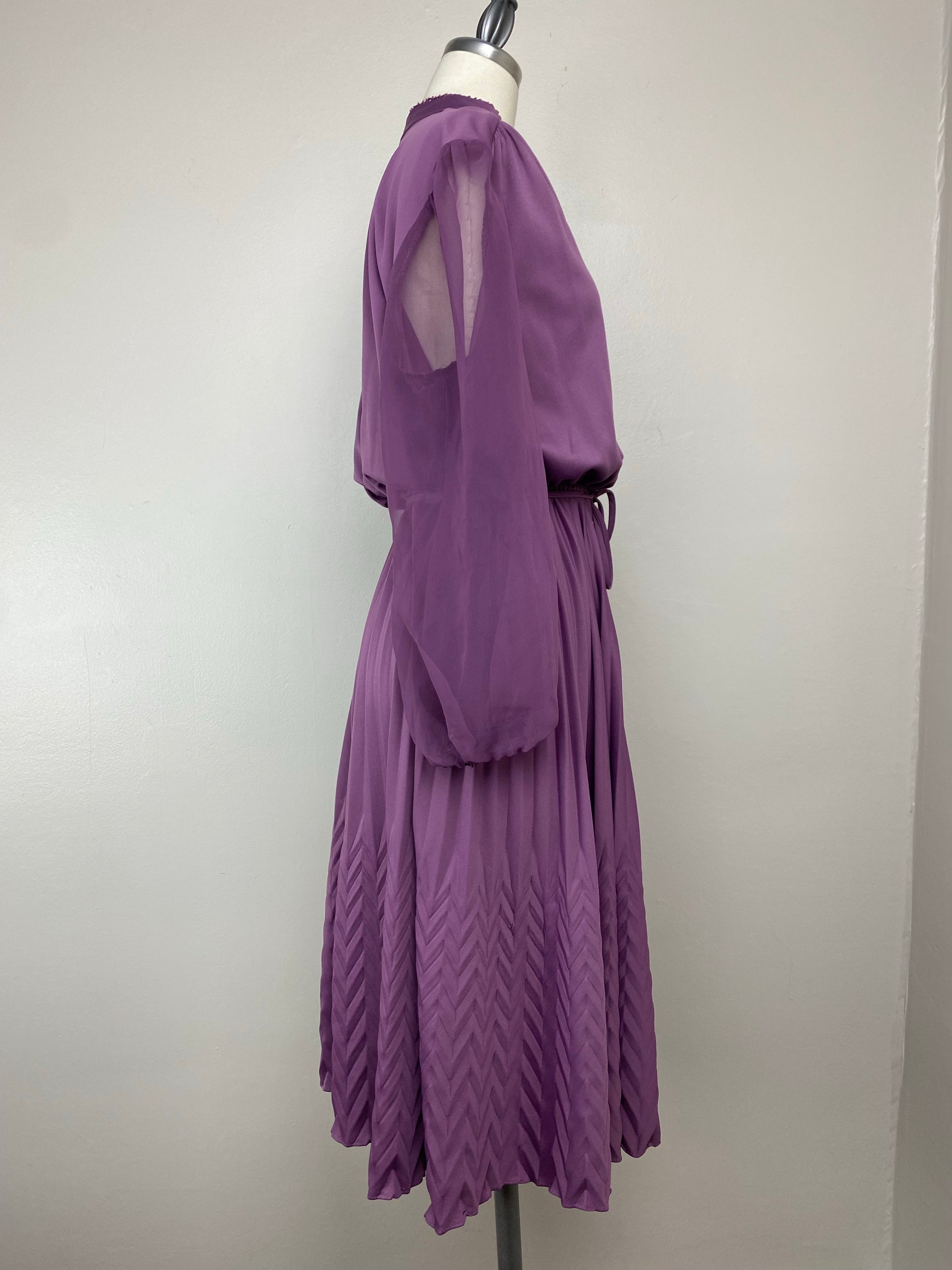 1970s Purple Midi Dress with Sheer Sleeves, Size M/L – Proveaux Vintage