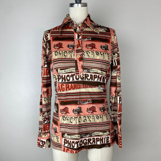 1970s Photography Novelty Print Shirt, Albee Size Small, French Antique Cameras, Photographie